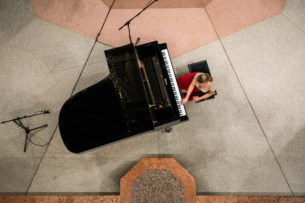 berlin-pianist-almira-emiri